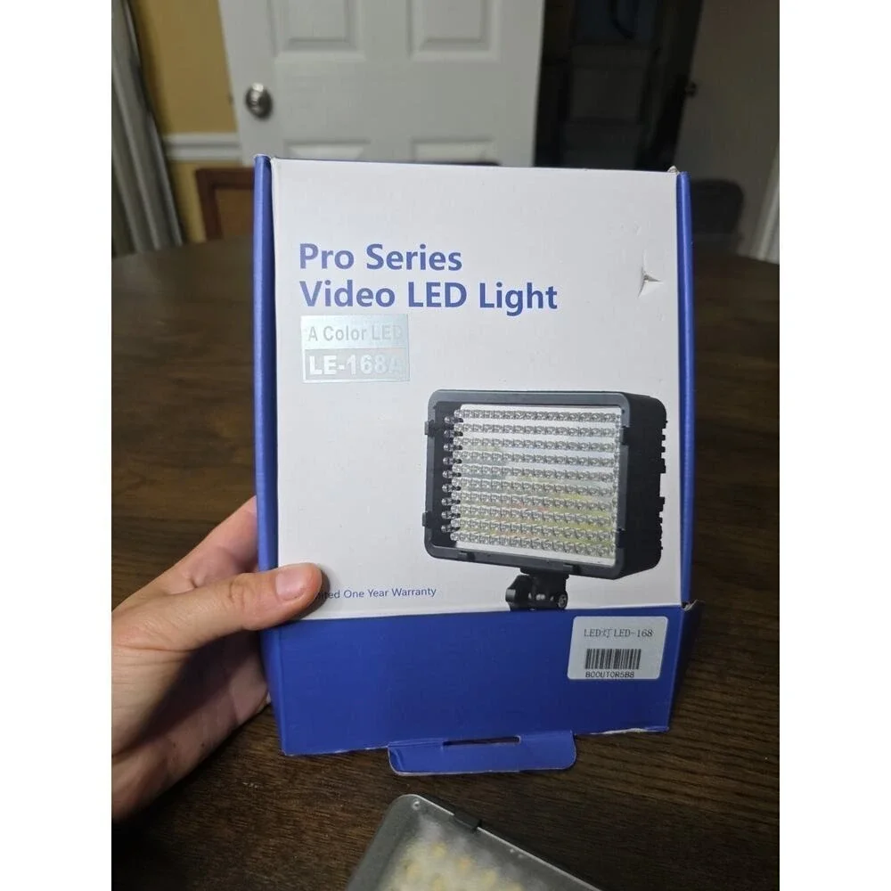 Precision Design Digital Camera Camcorder LED‎ Video Light LE-168A B2